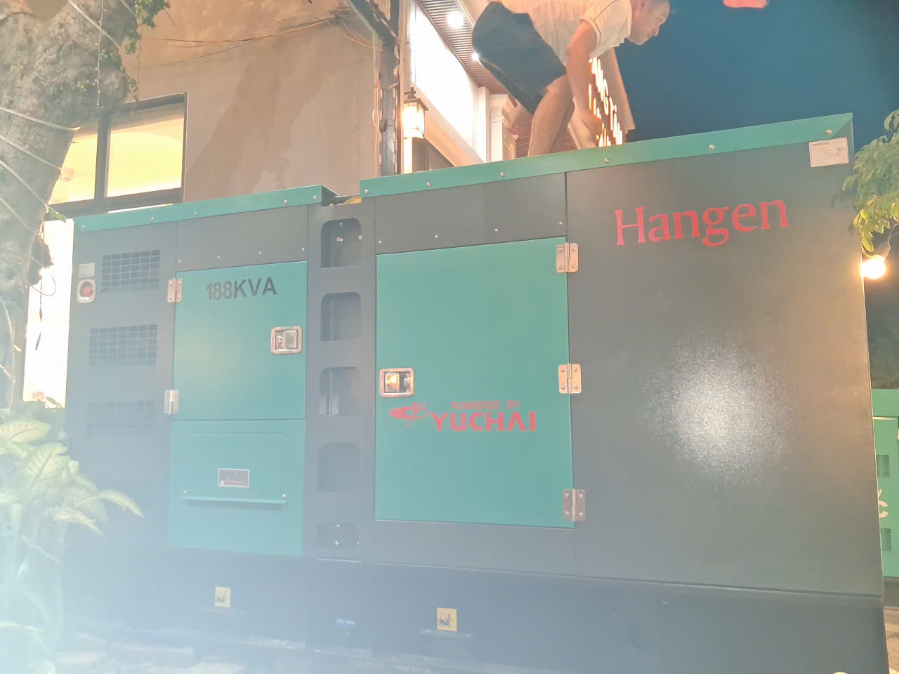 Lắp đăt máy phát điên 188kVA cho nhà hàng tại Hạ Long 1