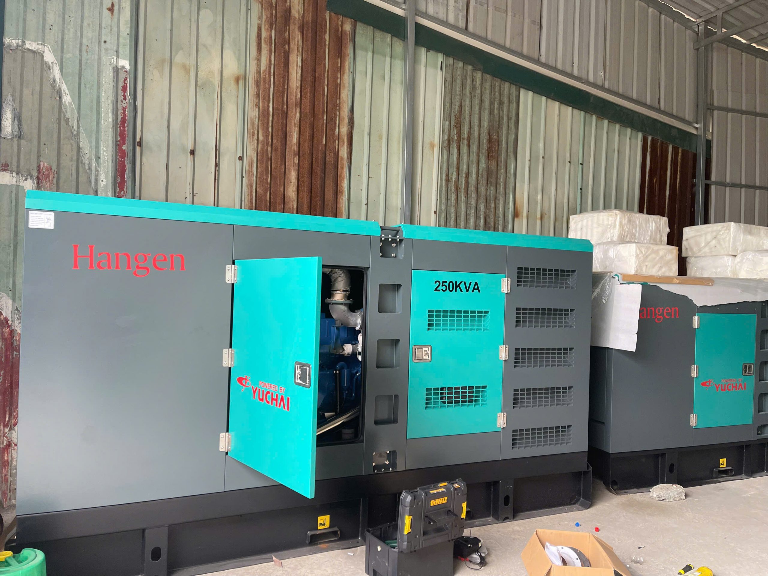 Máy phát điên Hangen Yuchai 250kva