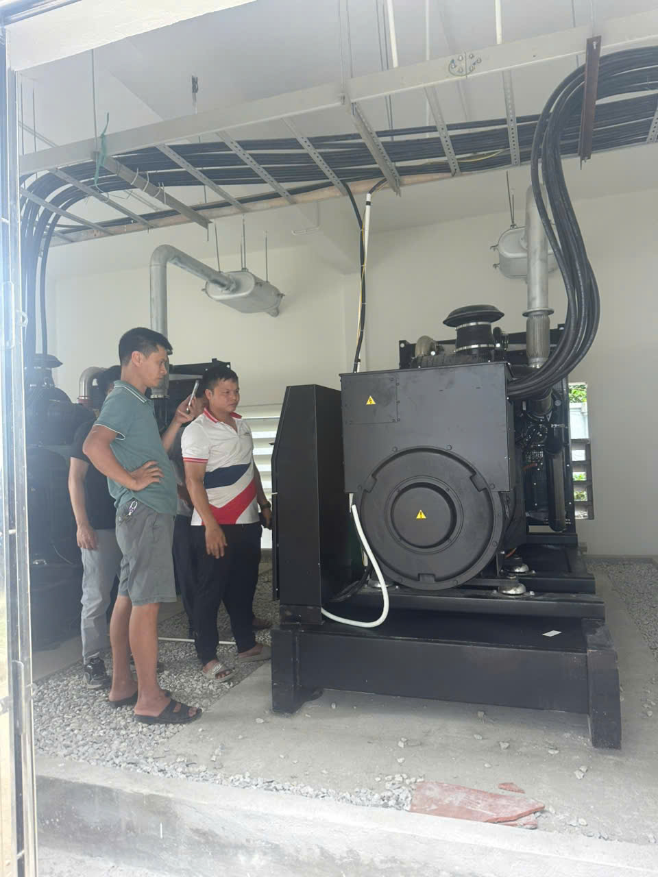 Lắp đặt máy phát điện Cummins 500Kva | Hangen Power
