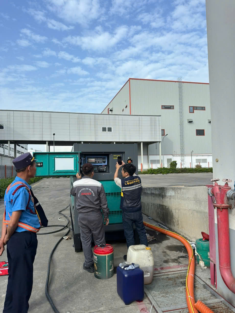 Lắp đặt máy phát điên 250kVA Cummins tại Vĩnh Phúc | Hangen Power